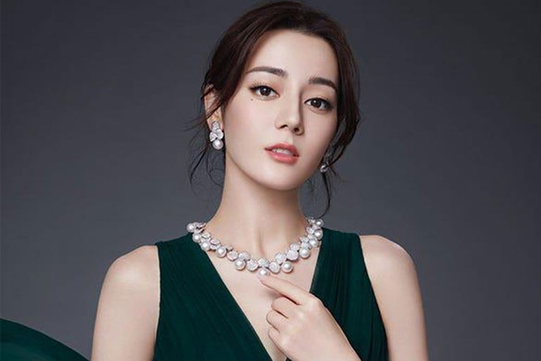 Dilraba Dilmurat (迪丽热巴)